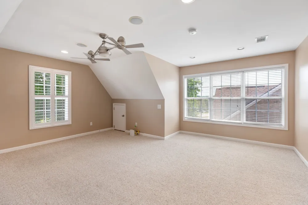 1077 Nealcrest Cir Spring Hill, TN 37174