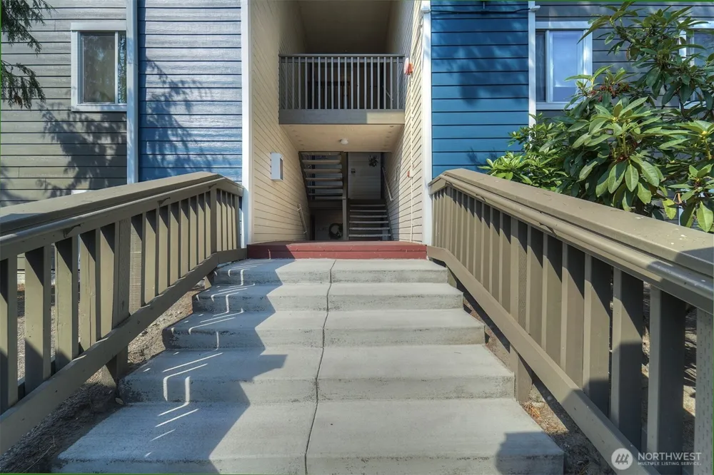 20198 Viking Crest Loop NE #8-201 Poulsbo, WA 98370