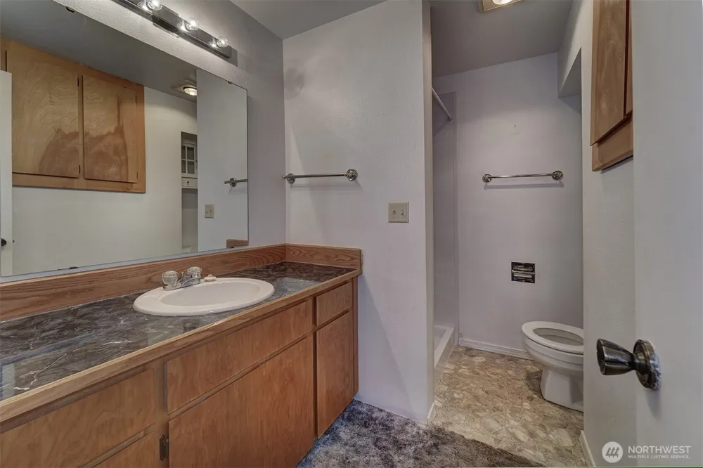 20198 Viking Crest Loop NE #8-201 Poulsbo, WA 98370