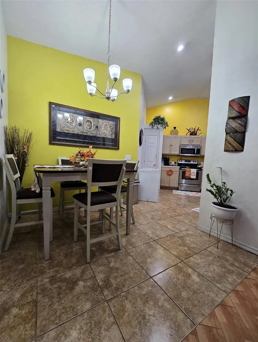14926 LAURIE LANE Tampa, FL 33613