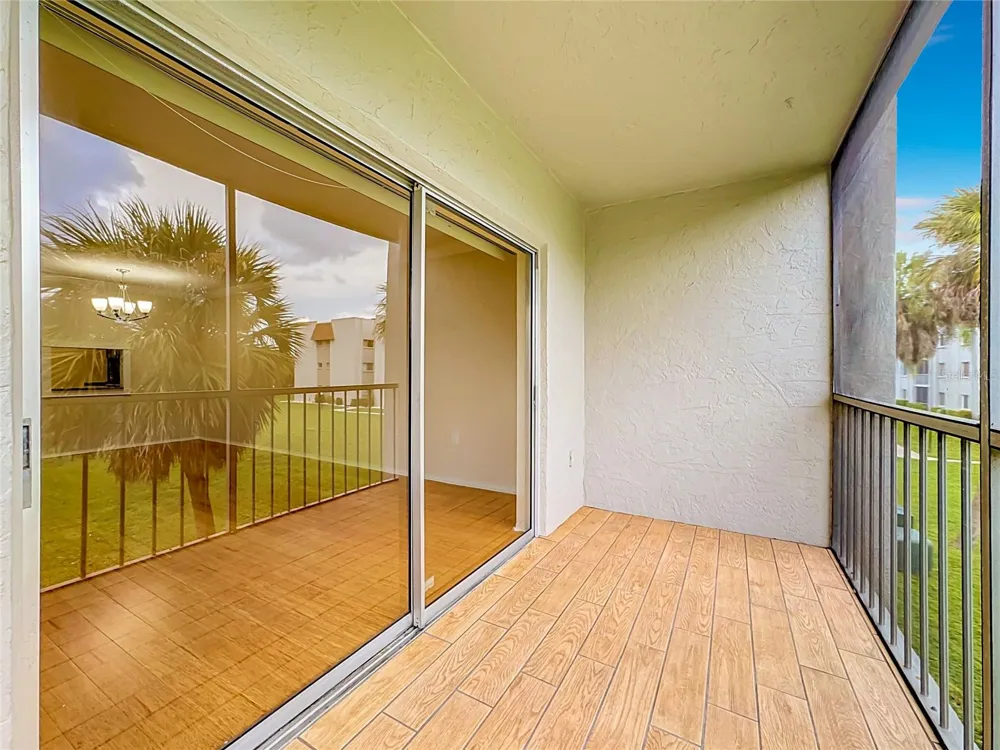 1520 GLEN OAKS DRIVE E #248 Sarasota, FL 34232