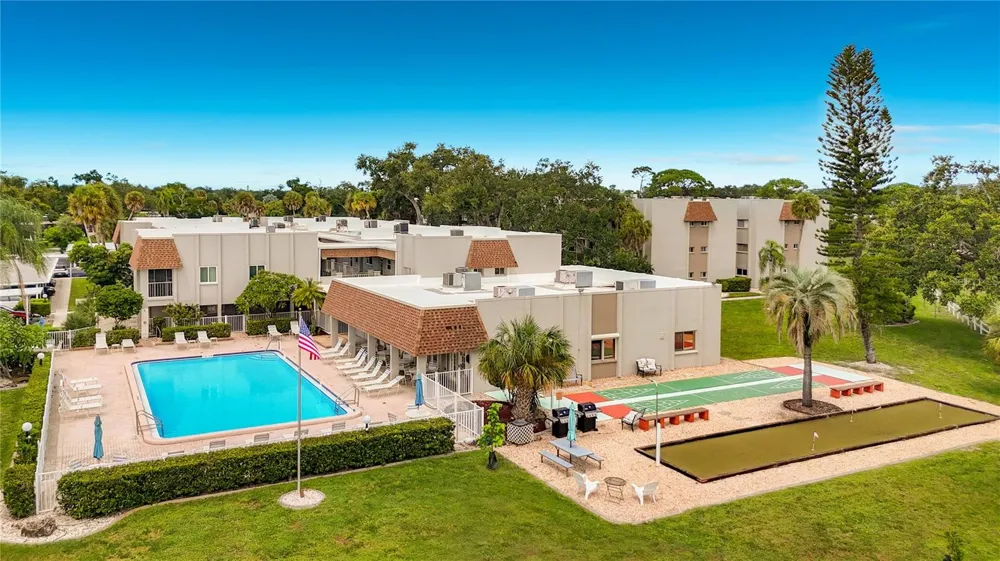 1520 GLEN OAKS DRIVE E #248 Sarasota, FL 34232
