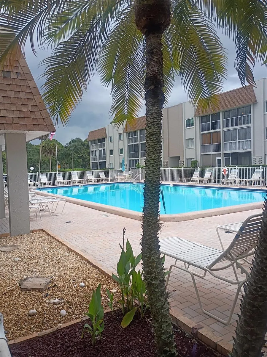 1520 GLEN OAKS DRIVE E #248 Sarasota, FL 34232