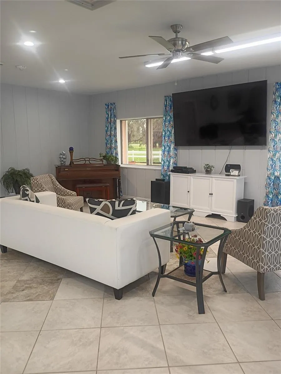 1520 GLEN OAKS DRIVE E #248 Sarasota, FL 34232