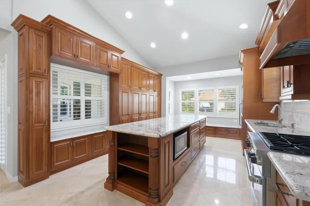 7765 CALLE FACIL Sarasota, FL 34238