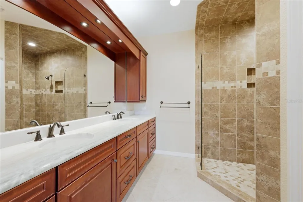 7765 CALLE FACIL Sarasota, FL 34238