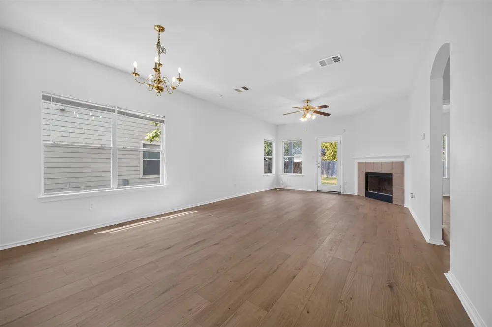 11500 Lapoynor Street Manor, TX 78653