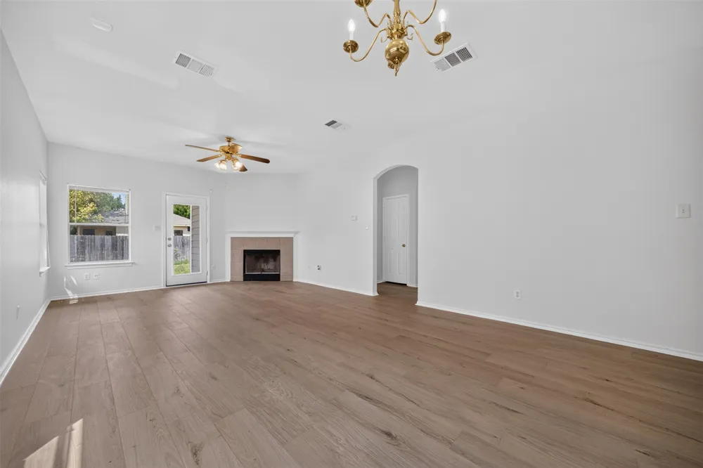 11500 Lapoynor Street Manor, TX 78653