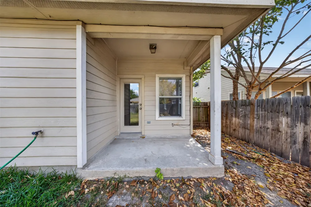 11500 Lapoynor Street Manor, TX 78653