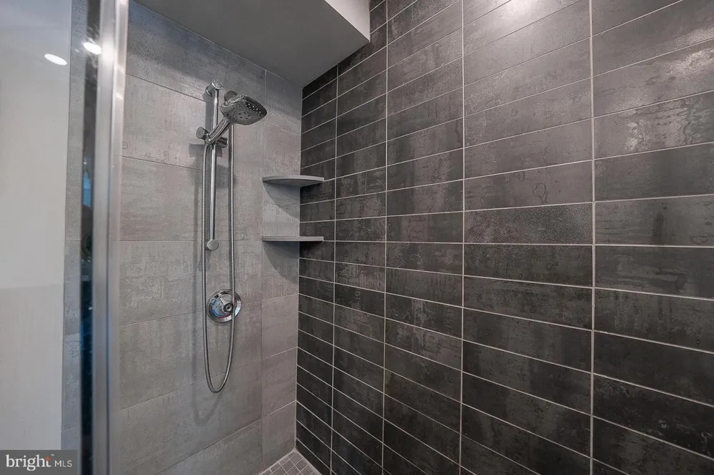 1919 CHESTNUT STREET #714 Philadelphia, PA 19103