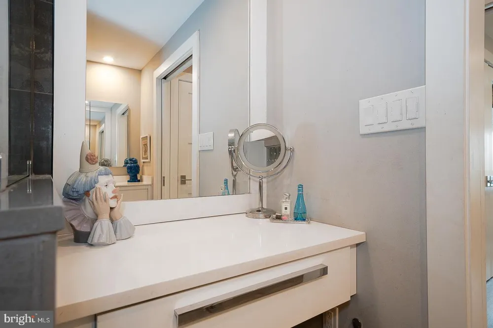 1919 CHESTNUT STREET #714 Philadelphia, PA 19103