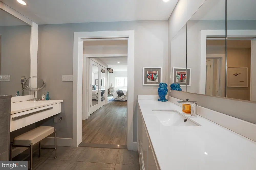 1919 CHESTNUT STREET #714 Philadelphia, PA 19103