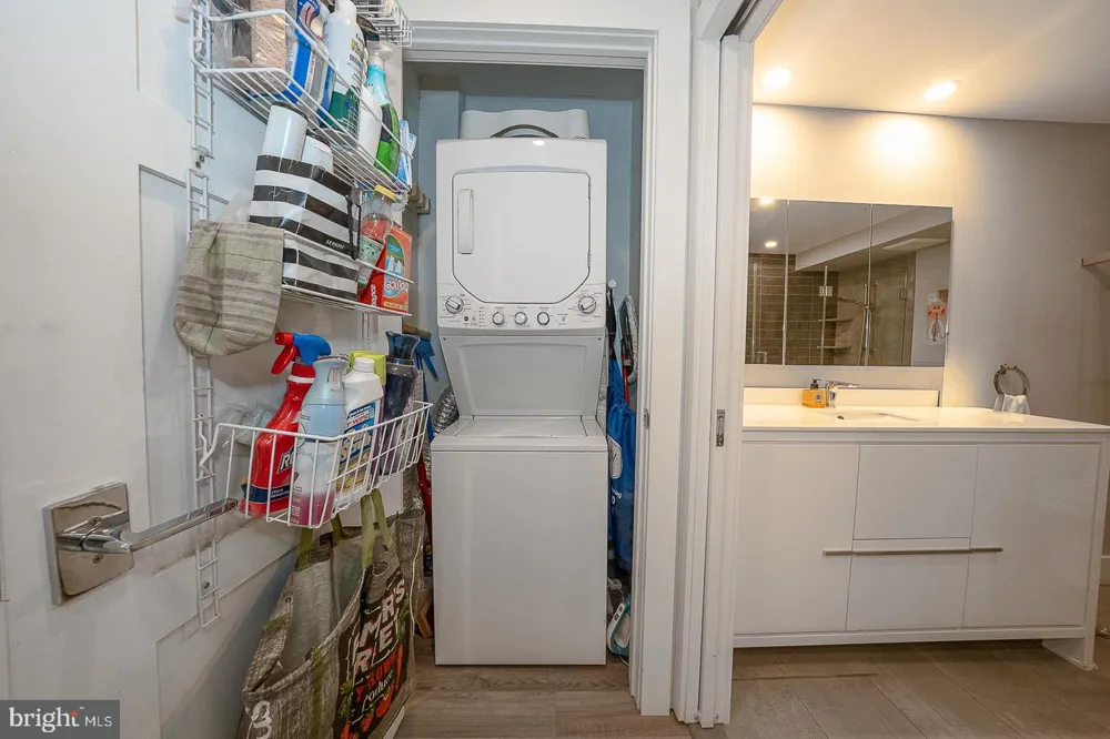 1919 CHESTNUT STREET #714 Philadelphia, PA 19103