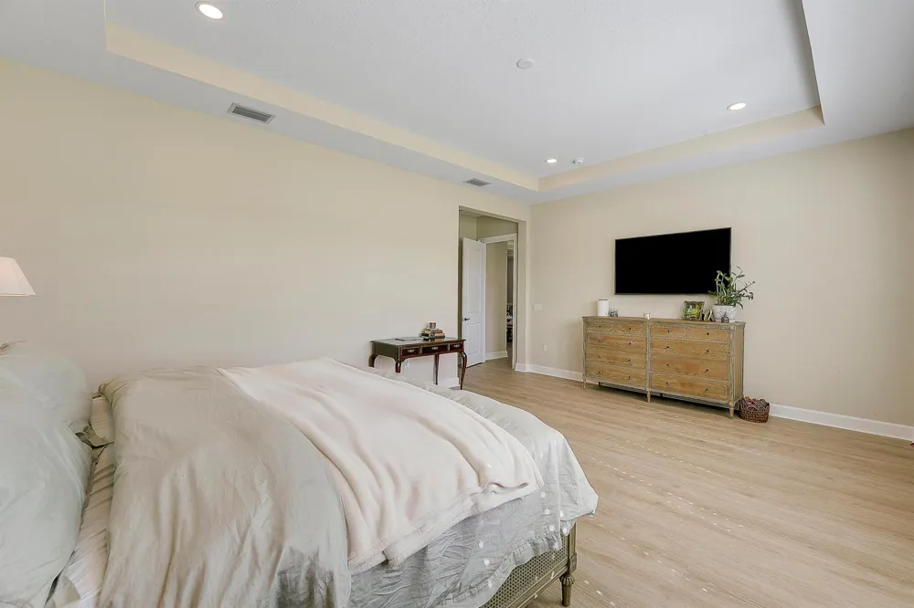 15187 WILDWOOD CIRCLE 
