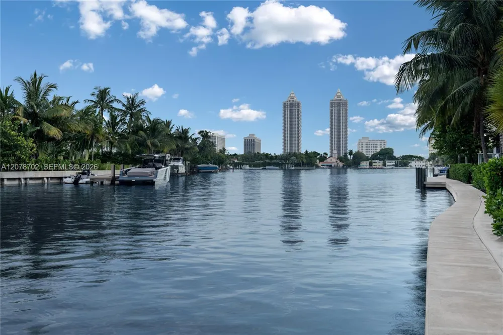 4701 Meridian Ave (Boat slip #12) Miami Beach, FL 33140