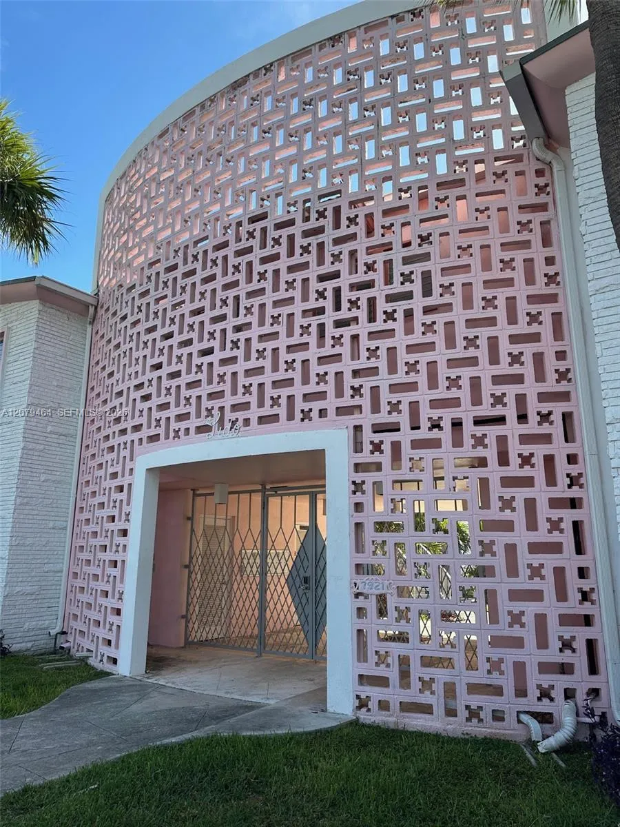 7921 East Dr #12 North Bay Village, FL 33141