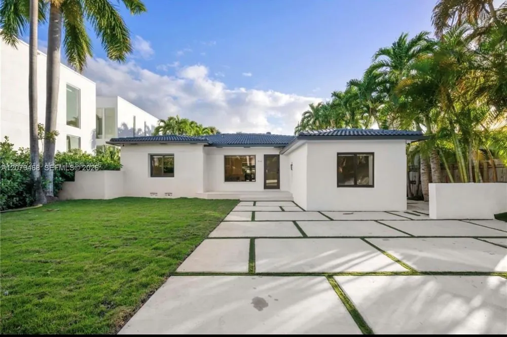 900 W 47th Ct Miami Beach, FL 33140