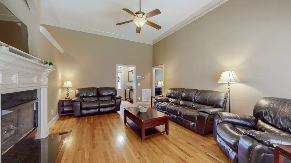 1007 Briarwood Dr Cottontown, TN 37048