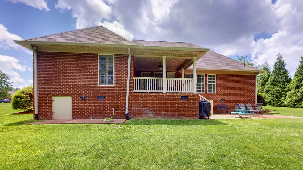 1007 Briarwood Dr Cottontown, TN 37048