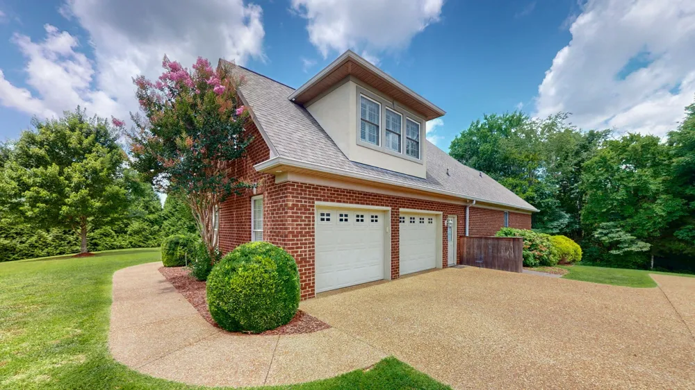1007 Briarwood Dr Cottontown, TN 37048