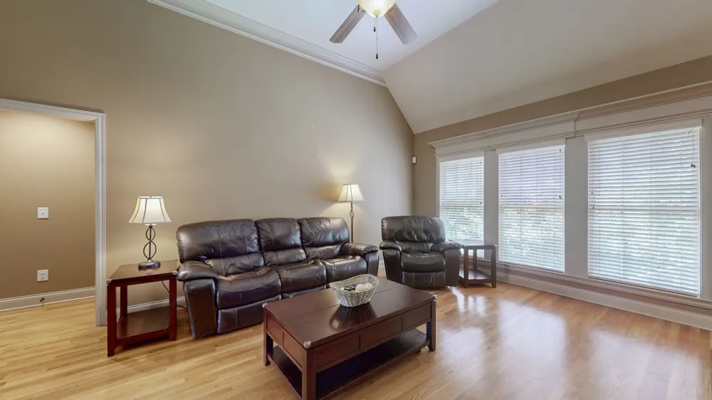 1007 Briarwood Dr Cottontown, TN 37048