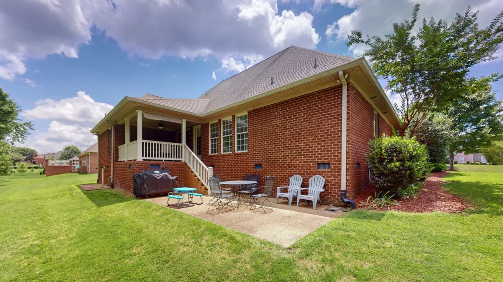 1007 Briarwood Dr Cottontown, TN 37048