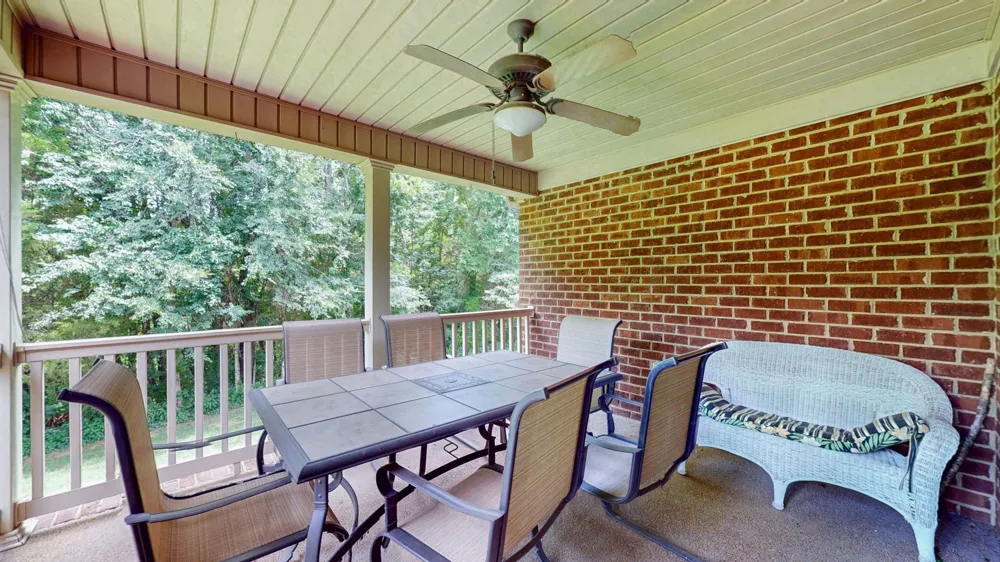 1007 Briarwood Dr Cottontown, TN 37048