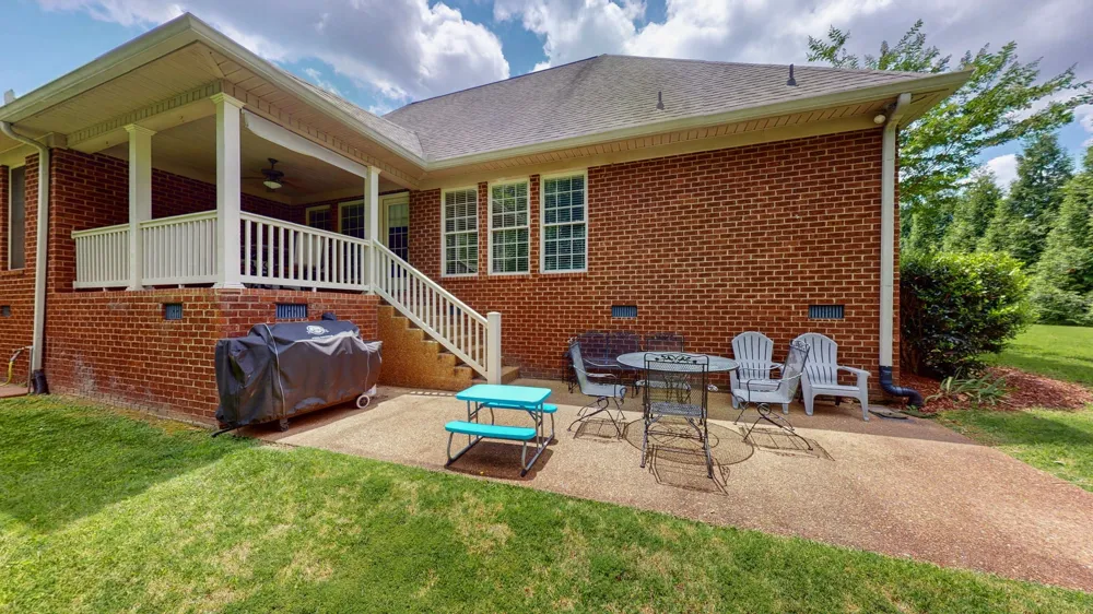 1007 Briarwood Dr Cottontown, TN 37048