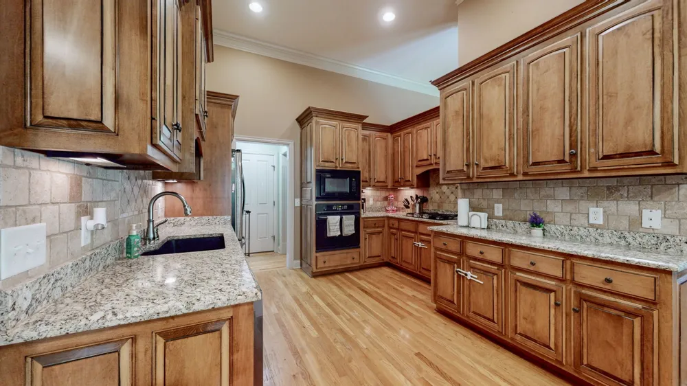 1007 Briarwood Dr Cottontown, TN 37048