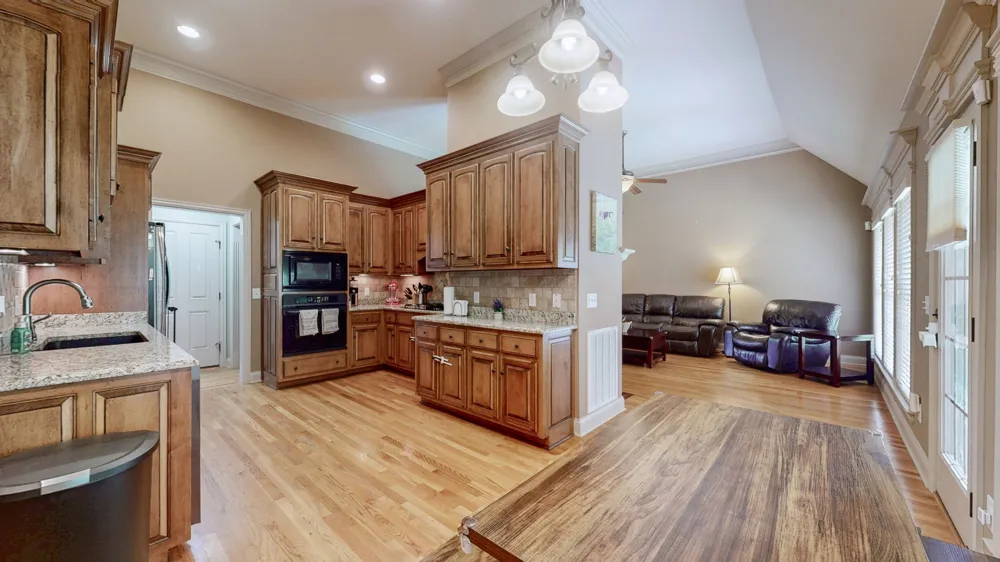 1007 Briarwood Dr Cottontown, TN 37048
