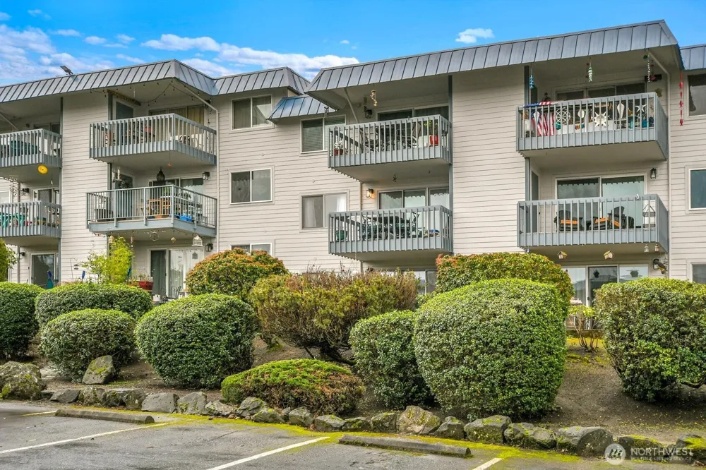 23007 Marine View Drive S #B306 Des Moines, WA 98198