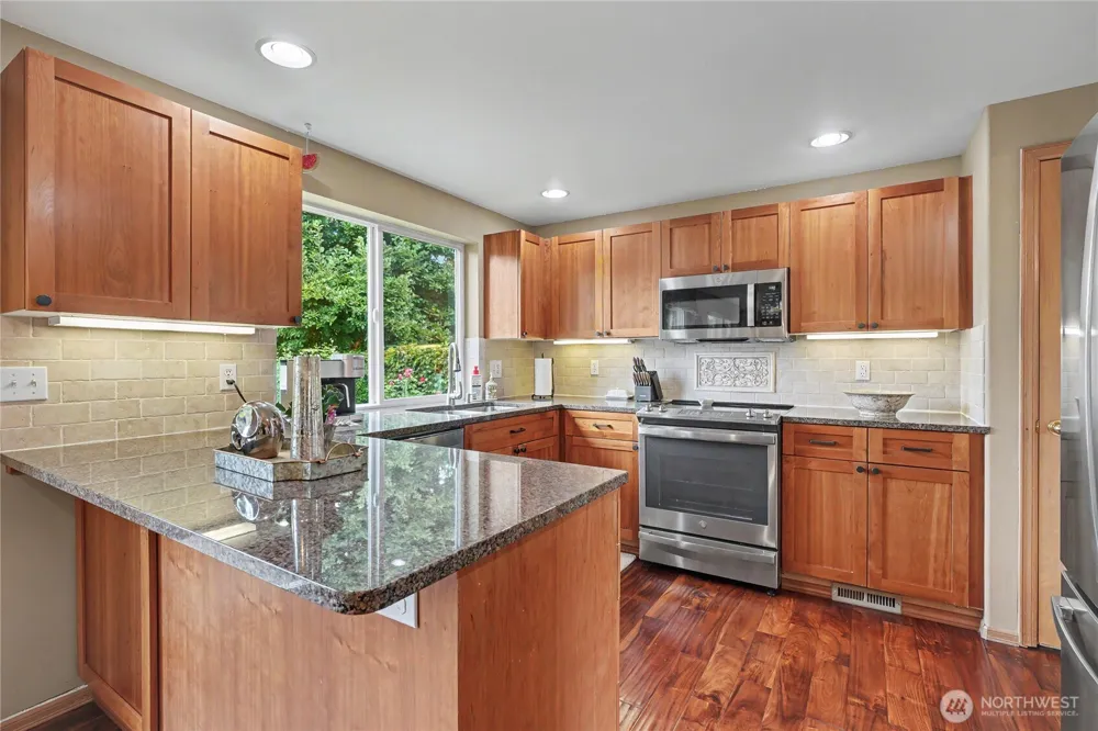 9805 76th Street SW Lakewood, WA 98498