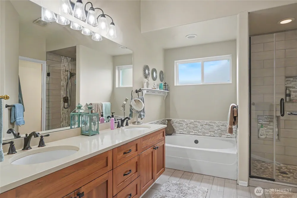 9805 76th Street SW Lakewood, WA 98498