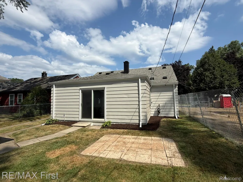 2000 Moorhouse Street Ferndale City, MI 48220