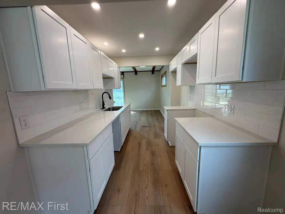 2000 Moorhouse Street Ferndale City, MI 48220