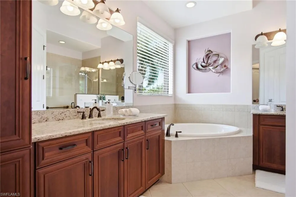 15850 Secoya Reserve Circle Naples, FL 34110