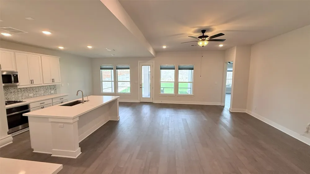 1849 Donetto Drive Leander, TX 78641