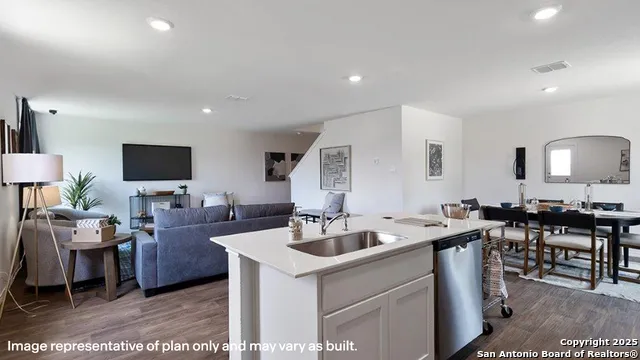 13838 Petronila Jade San Antonio, TX 78253