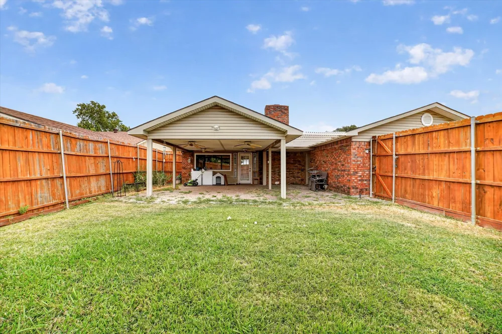 6217 Fallbrook Drive Garland, TX 75043