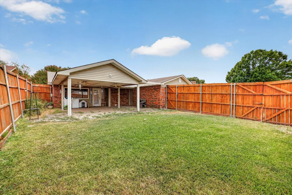 6217 Fallbrook Drive Garland, TX 75043