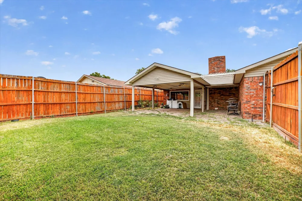 6217 Fallbrook Drive Garland, TX 75043