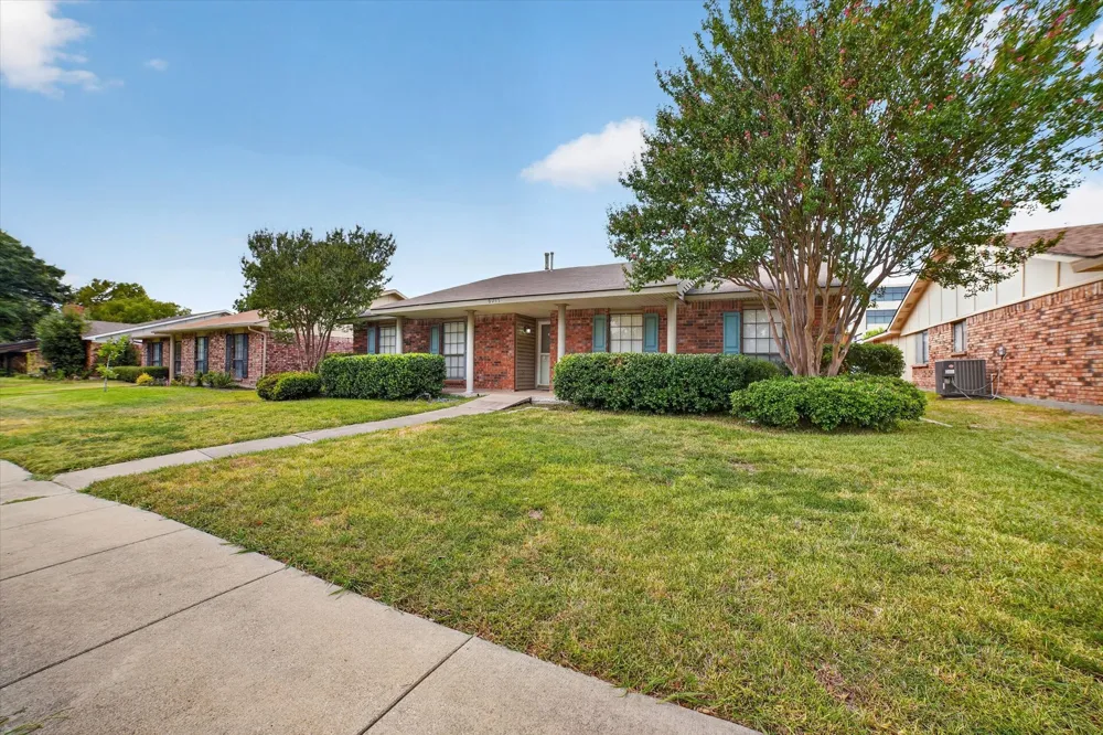 6217 Fallbrook Drive Garland, TX 75043