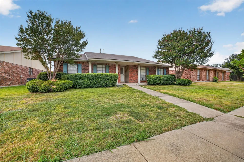 6217 Fallbrook Drive Garland, TX 75043