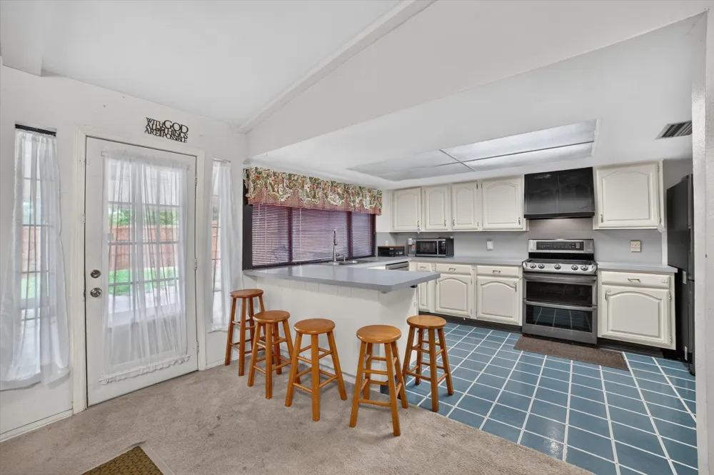 6217 Fallbrook Drive Garland, TX 75043