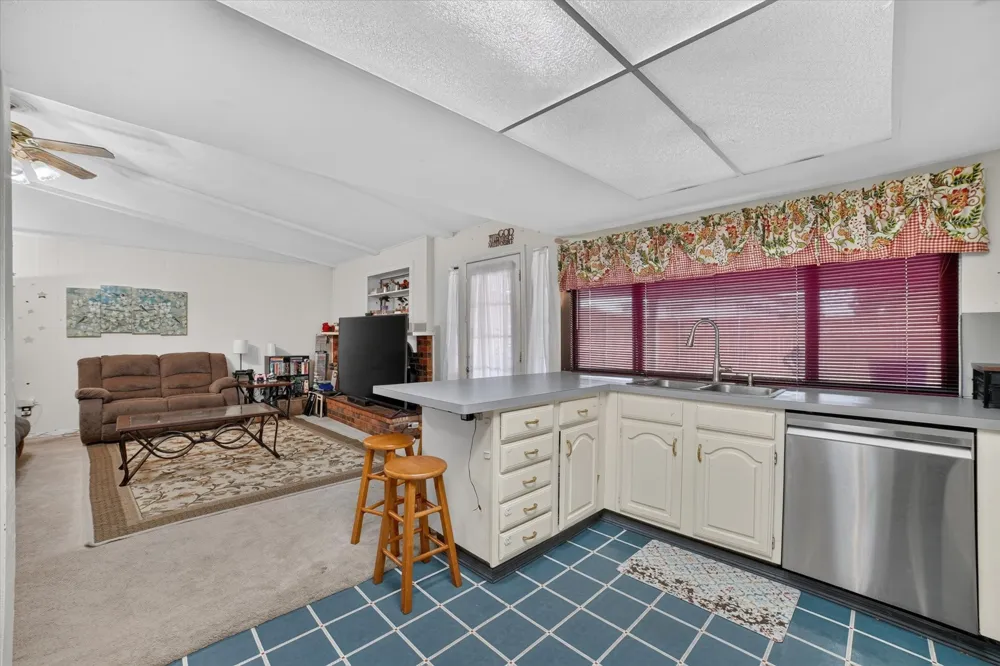 6217 Fallbrook Drive Garland, TX 75043