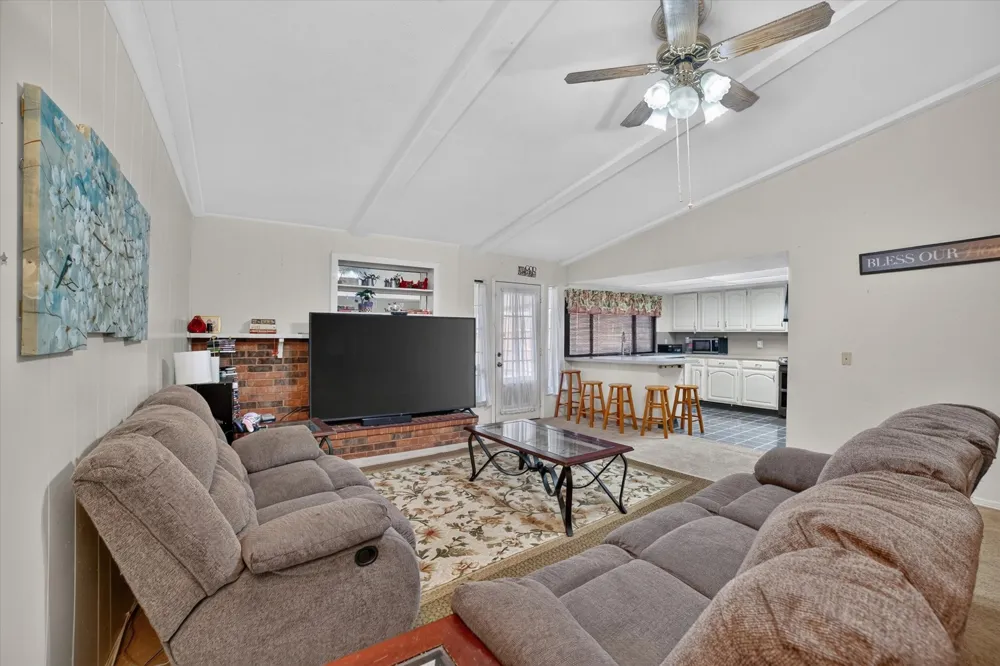 6217 Fallbrook Drive Garland, TX 75043