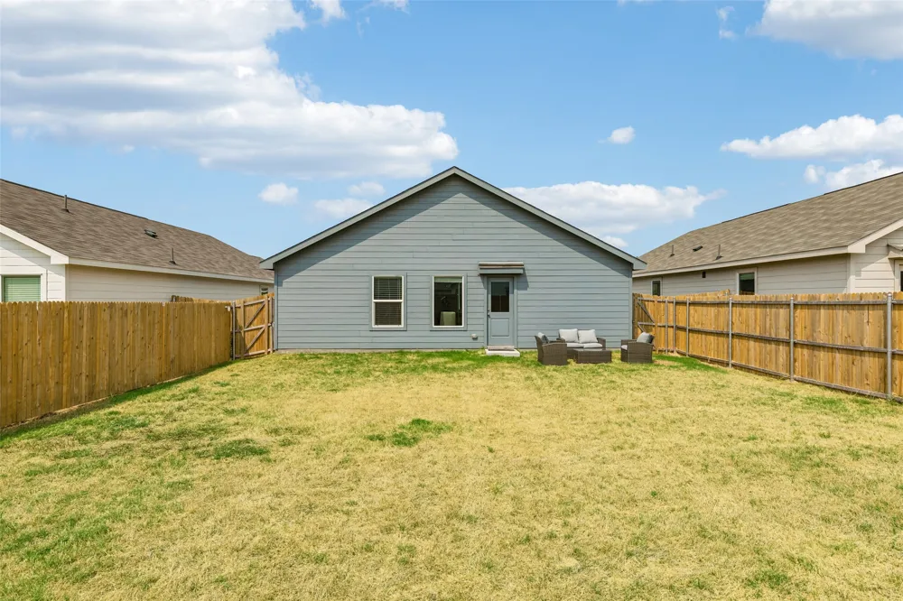 6811 Fairview Avenue Princeton, TX 75407