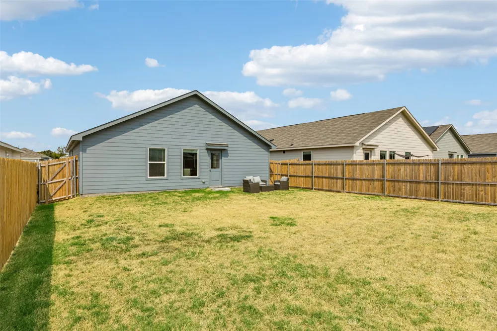 6811 Fairview Avenue Princeton, TX 75407