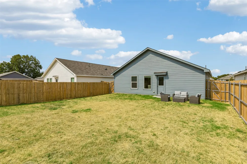 6811 Fairview Avenue Princeton, TX 75407