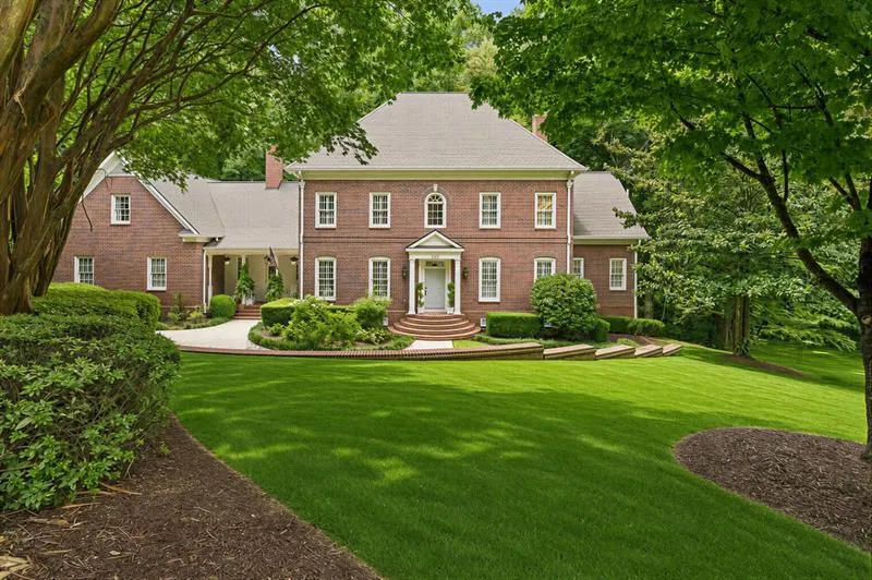 553 Bryn Mawr Lane NW Atlanta, GA 30327
